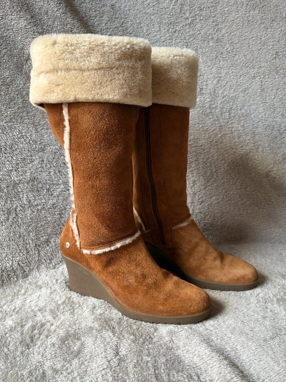 UGG Australia Sandra 5449 Chestnut Sheepskin Tall Wedge Boots Size 10